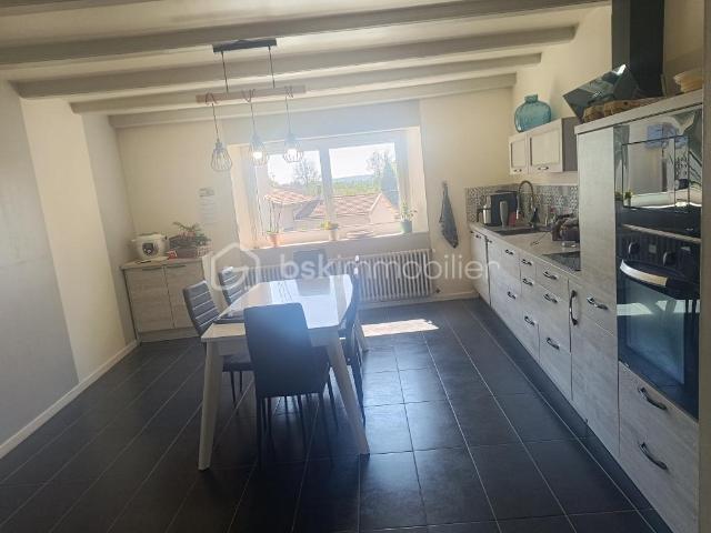 Maison 8 pièces 201 m²
