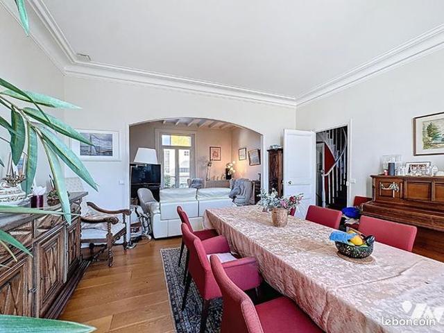 Maison 8 pièces 201 m²