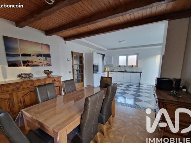 Maison 8 pièces 201 m²