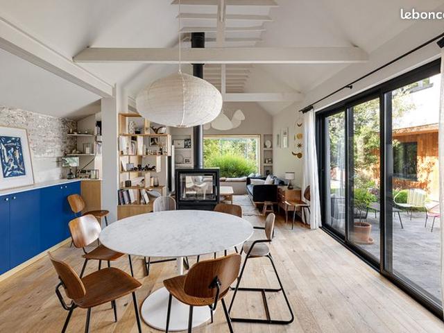Maison 8 pièces 201 m²