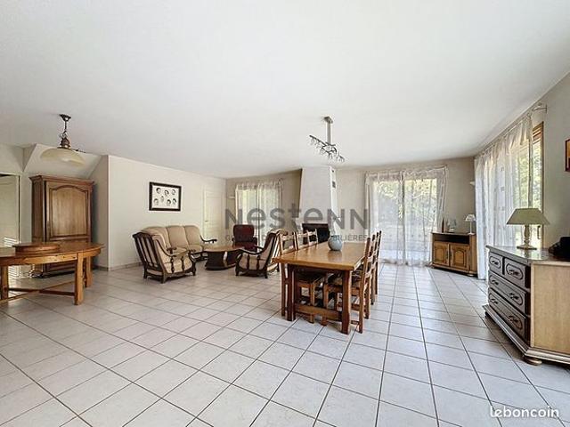 Maison 8 pièces 202 m²