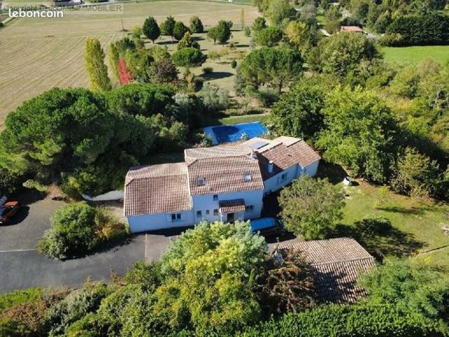 Maison 8 pièces 202 m²