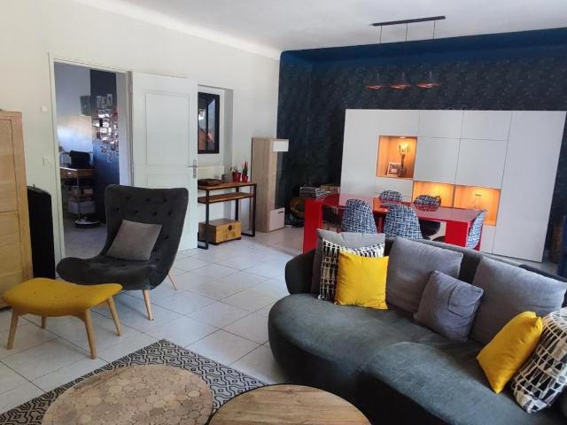Maison 8 pièces 202 m²