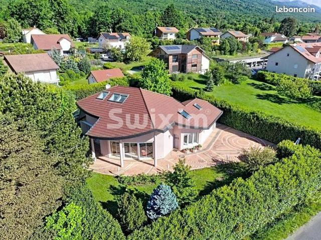 Maison 8 pièces 202 m²