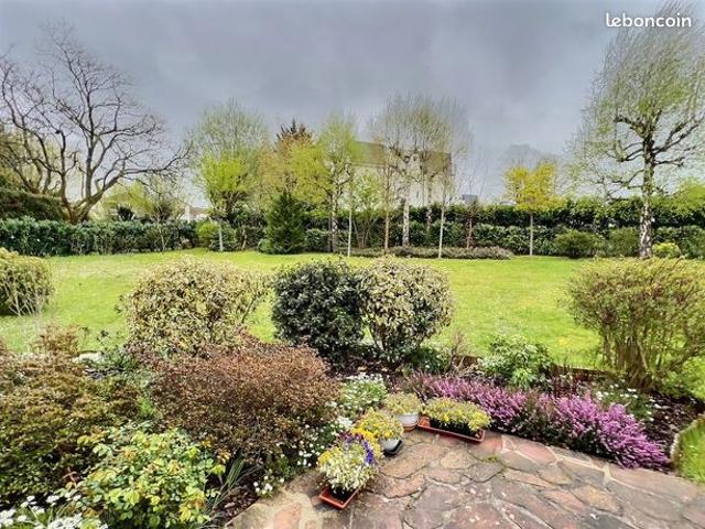 Maison 8 pièces 202 m²