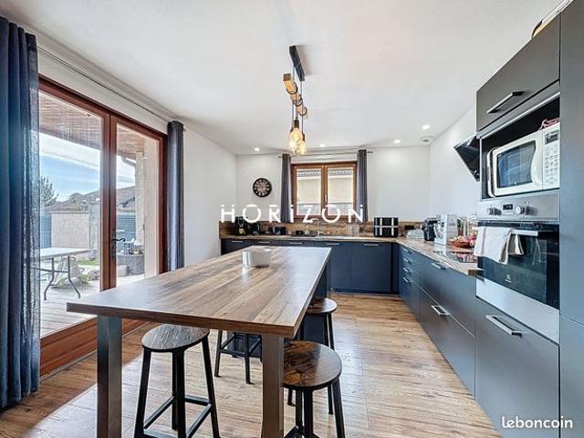 Maison 8 pièces 202 m²