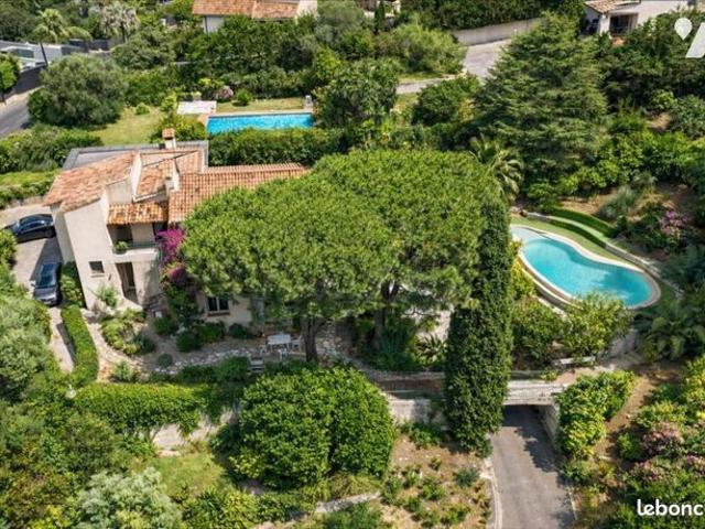 Maison 8 pièces 202 m²