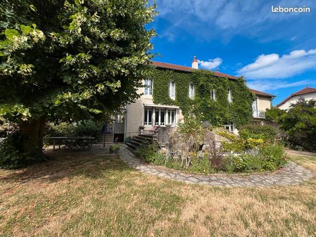 Maison 8 pièces 202 m²