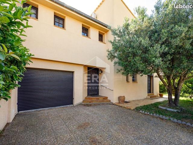 Maison 8 pièces 202 m²