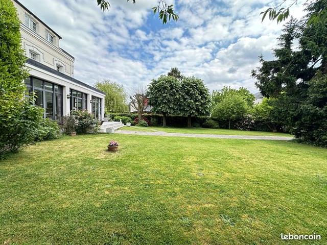 Maison 8 pièces 202 m²