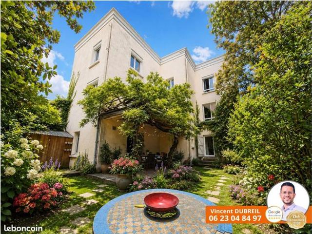 Maison 8 pièces 202 m²