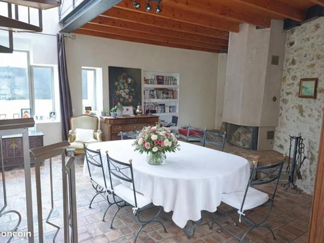 Maison 8 pièces 202 m²
