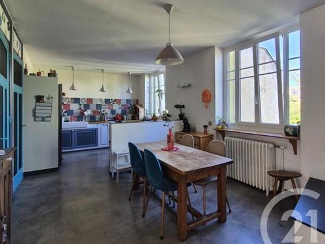 Maison 8 pièces 202 m²