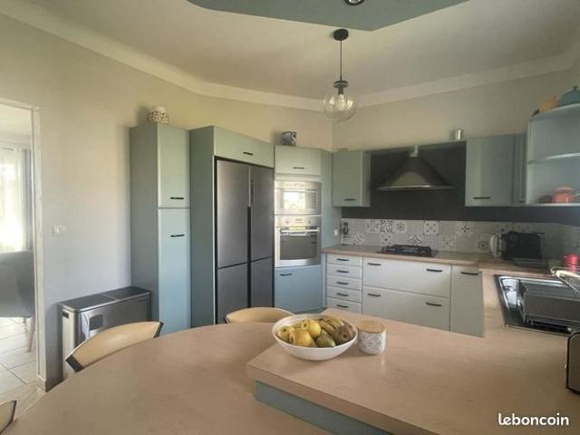 Maison 8 pièces 202 m²