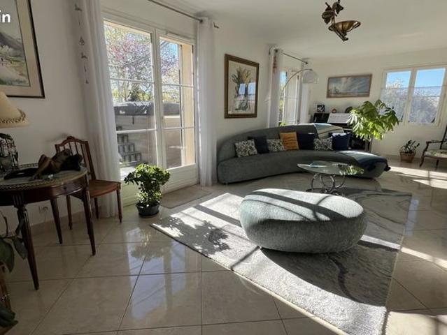 Maison 8 pièces 202 m²
