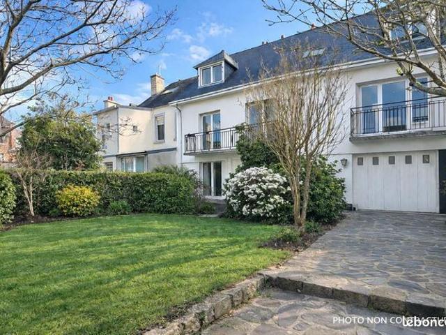 Maison 8 pièces 202 m²