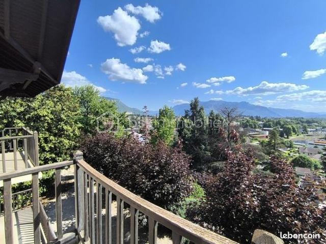 Maison 8 pièces 202 m²