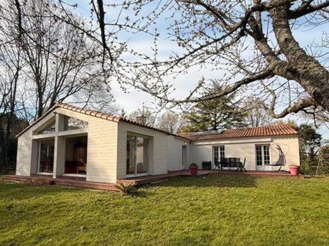 Maison 8 pièces 202 m²