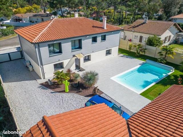 Maison 8 pièces 202 m²