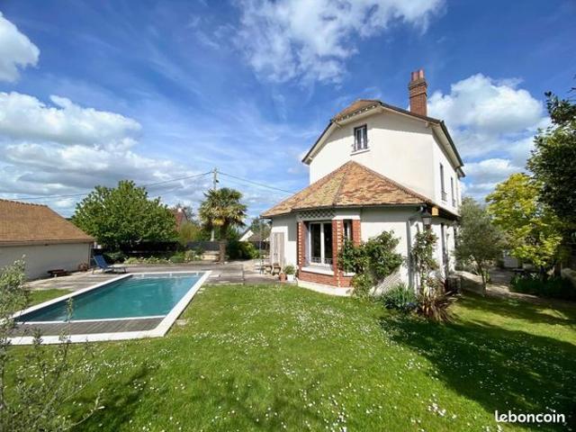 Maison 8 pièces 202 m²