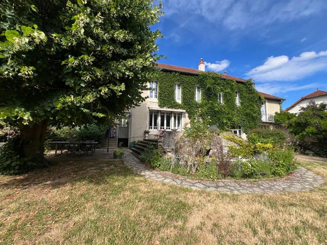 Maison 8 pièces 202 m²