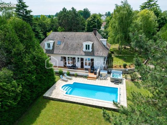 Maison 8 pièces 202 m²