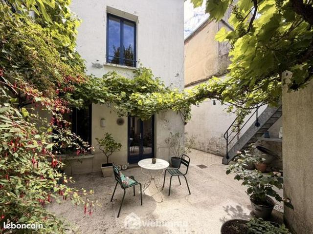 Maison 8 pièces 202 m²
