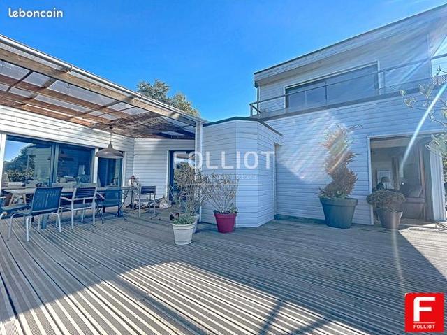 Maison 8 pièces 202 m²