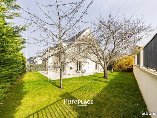 Maison 8 pièces 203 m²