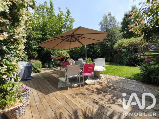 Maison 8 pièces 203 m²