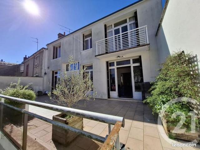 Maison 8 pièces 203 m²