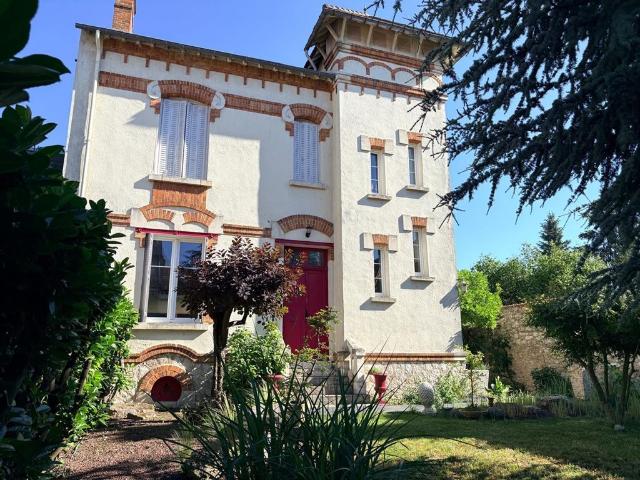 Maison 8 pièces 203 m²