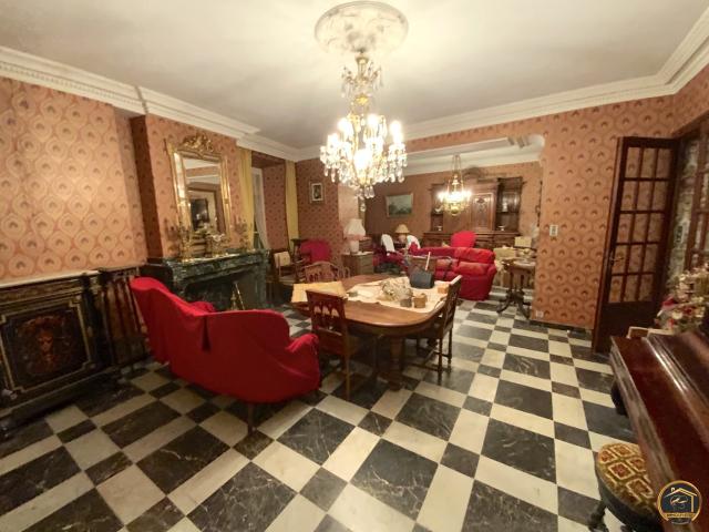 Maison 8 pièces 203 m²
