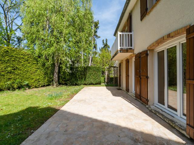 Maison 8 pièces 203 m²