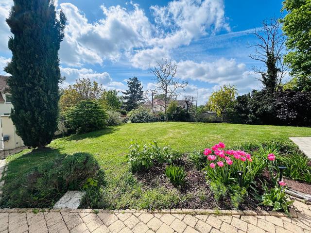 Maison 8 pièces 203 m²