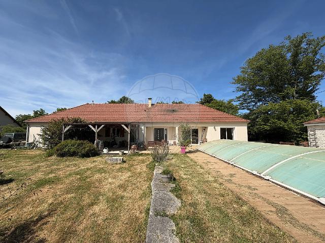 Maison 8 pièces 203 m²