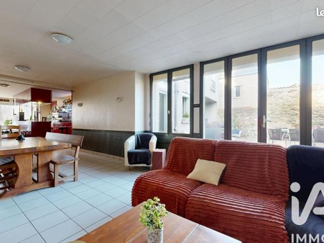 Maison 8 pièces 203 m²