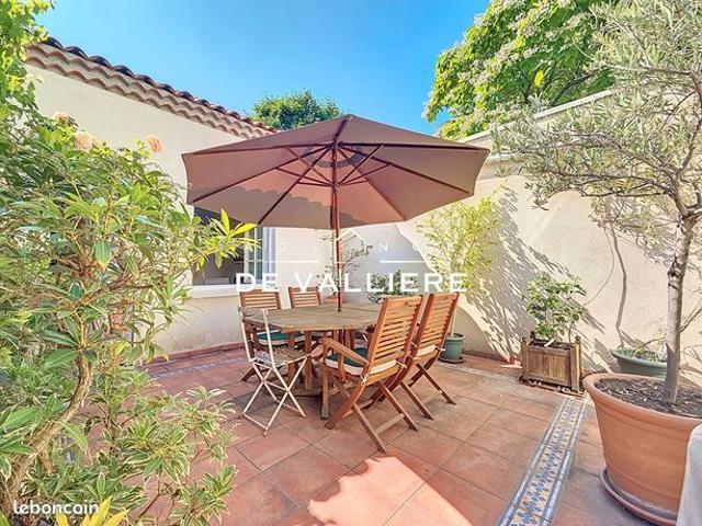 Maison 8 pièces 203 m²