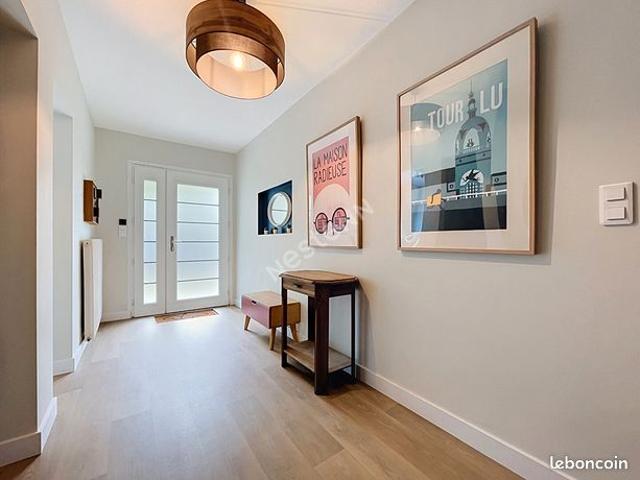 Maison 8 pièces 203 m²