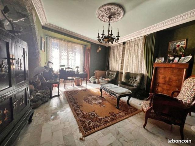Maison 8 pièces 203 m²