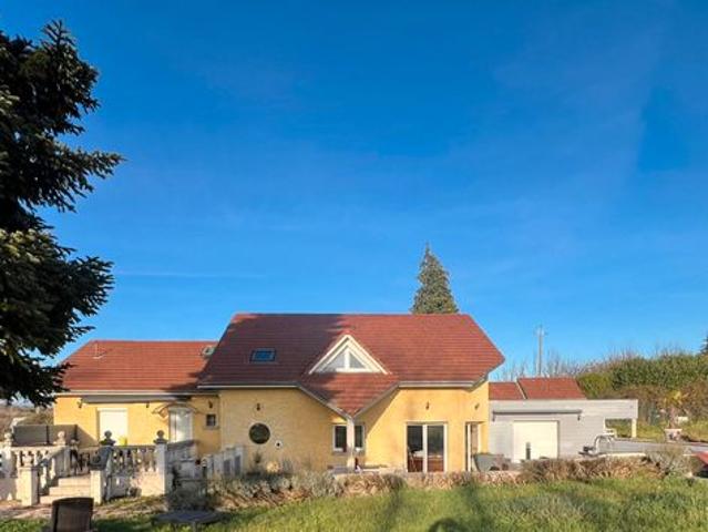 Maison 8 pièces 203 m²