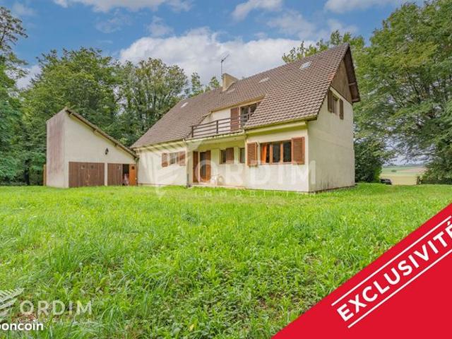 Maison 8 pièces 203 m²