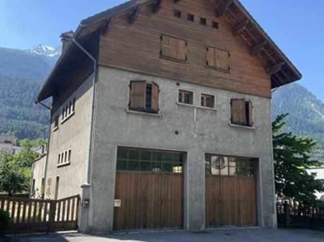 Maison 8 pièces 203 m²
