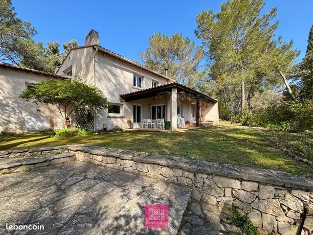 Maison 8 pièces 214 m²