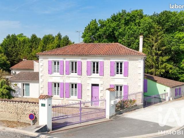 Maison 8 pièces 214 m²
