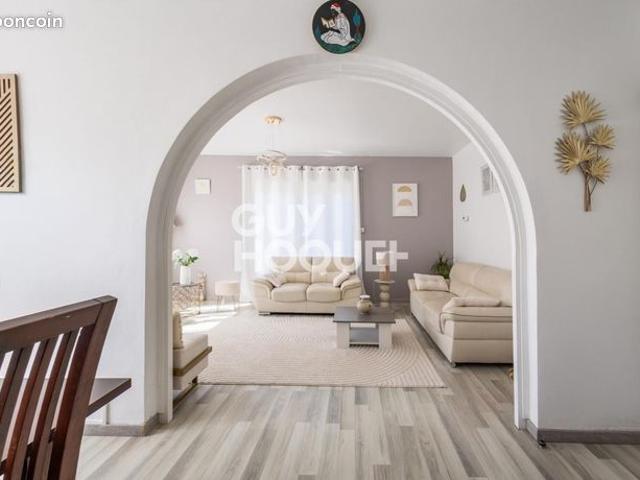 Maison 8 pièces 214 m²