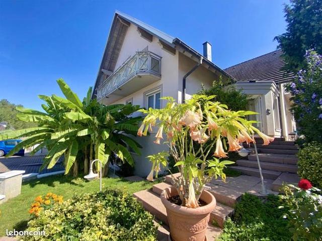 Maison 8 pièces 214 m²