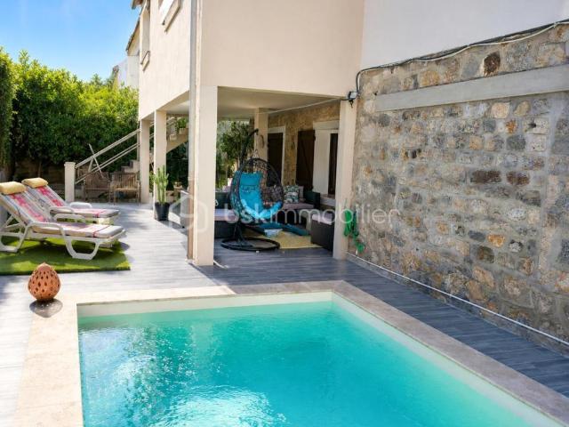 Maison 8 pièces 214 m²
