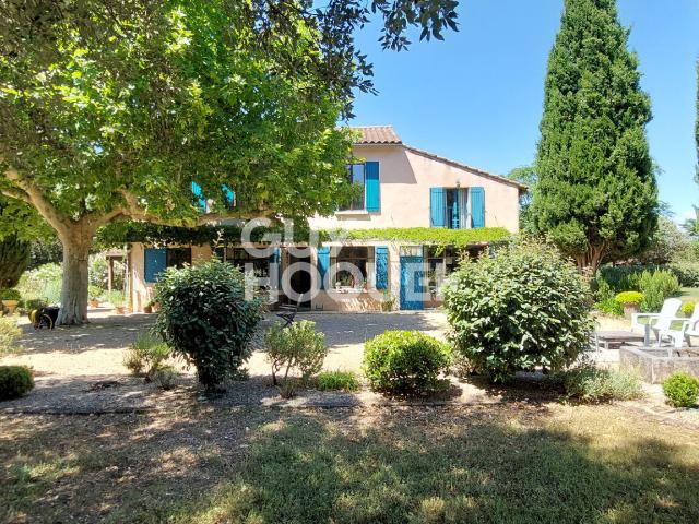 Maison 8 pièces 214 m²