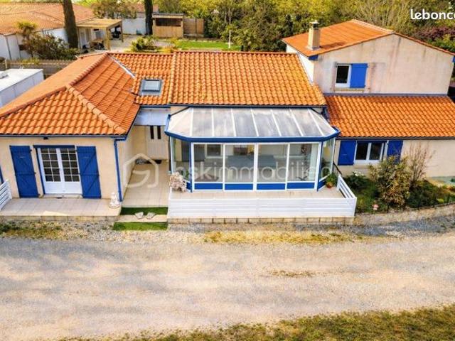 Propriété 8 pièces 214 m²